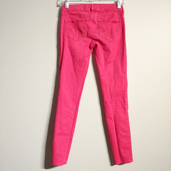 Hollister Jean - Picture 2 of 6